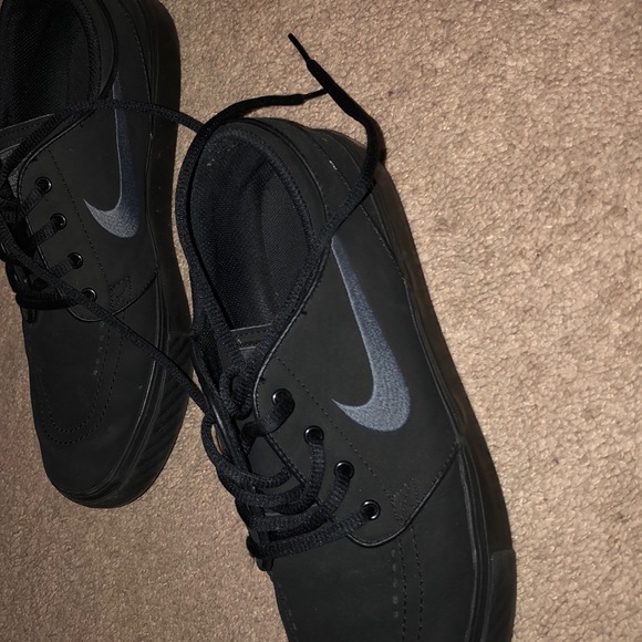 Casual Nike’s - Picture 4 of 5